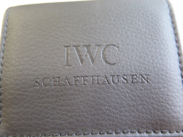 A gents steel cased IWC wrist watch and bracelet, the circular brushed steel finished dial with - Image 6 of 7