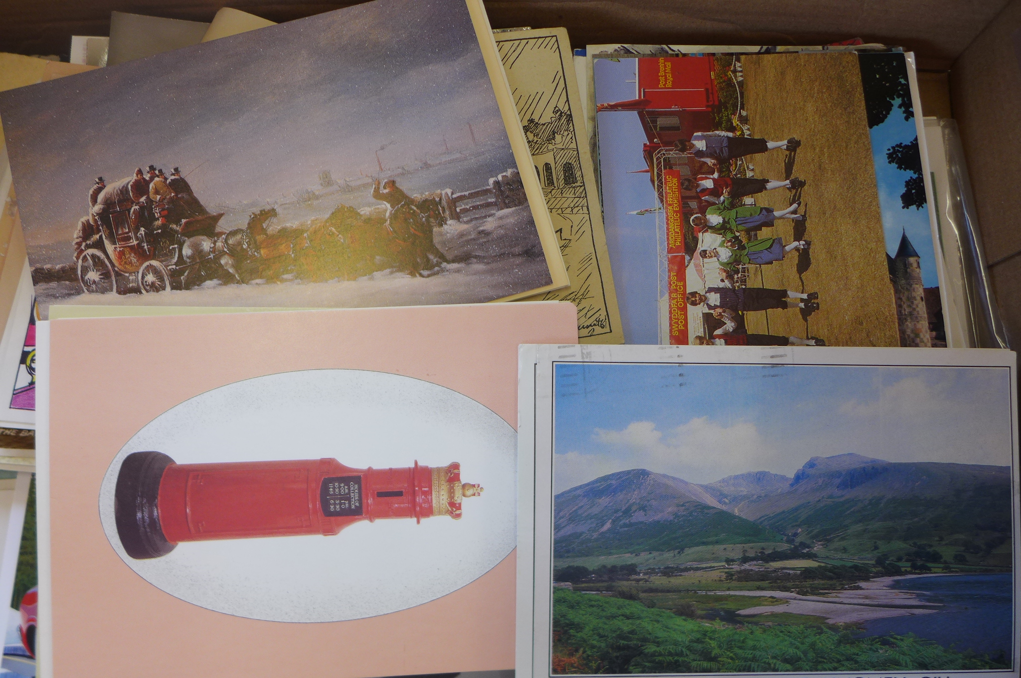 A large collection of postcards from various eras including mint, used and pre-cancelled items - Image 3 of 3