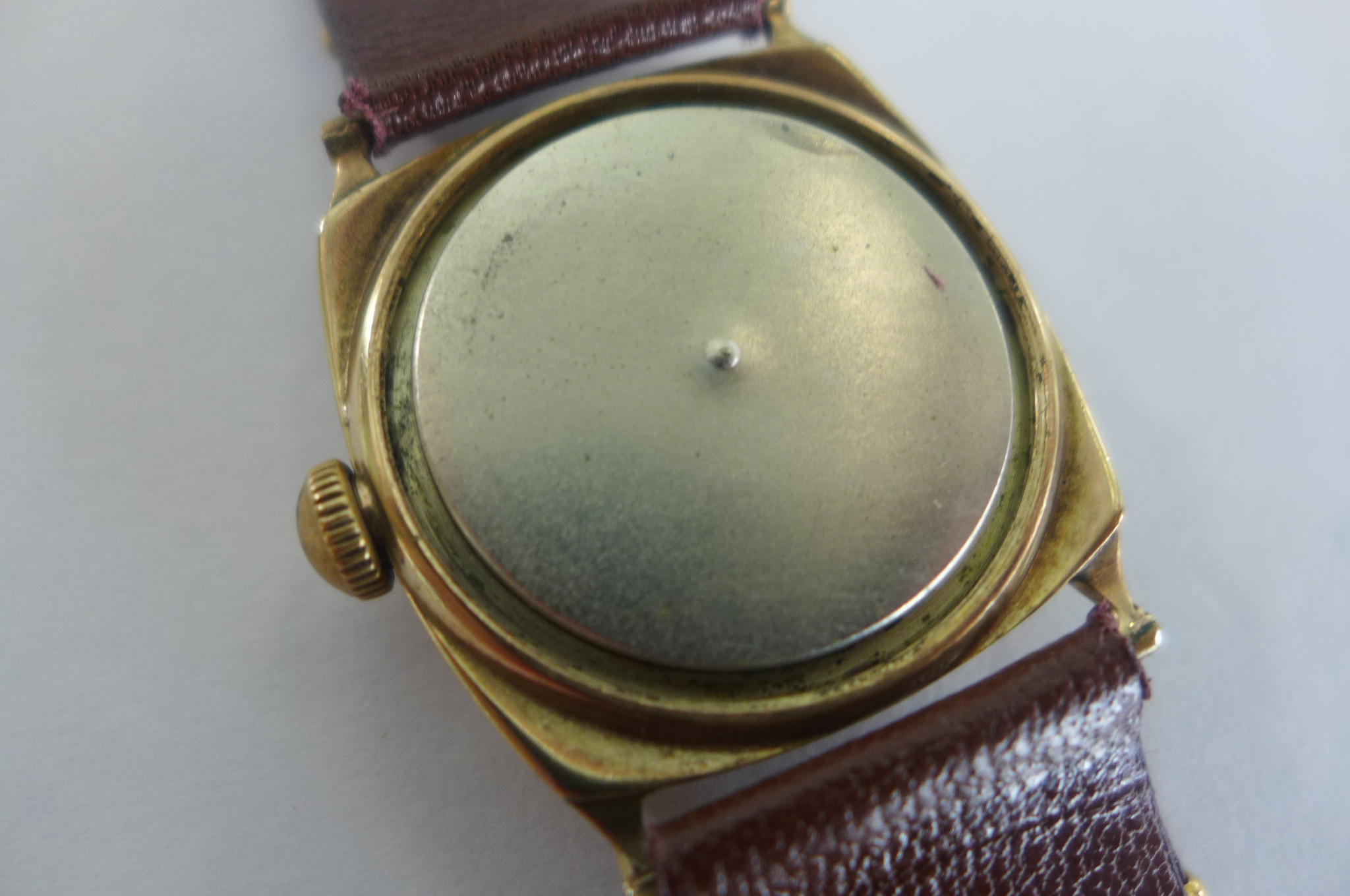 A JW Benson 9ct gold cushion cased wristwatch, white enamel face, with luninous Arabic numerals - Image 4 of 7