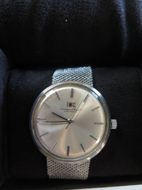 A gents steel cased IWC wrist watch and bracelet, the circular brushed steel finished dial with - Image 7 of 7