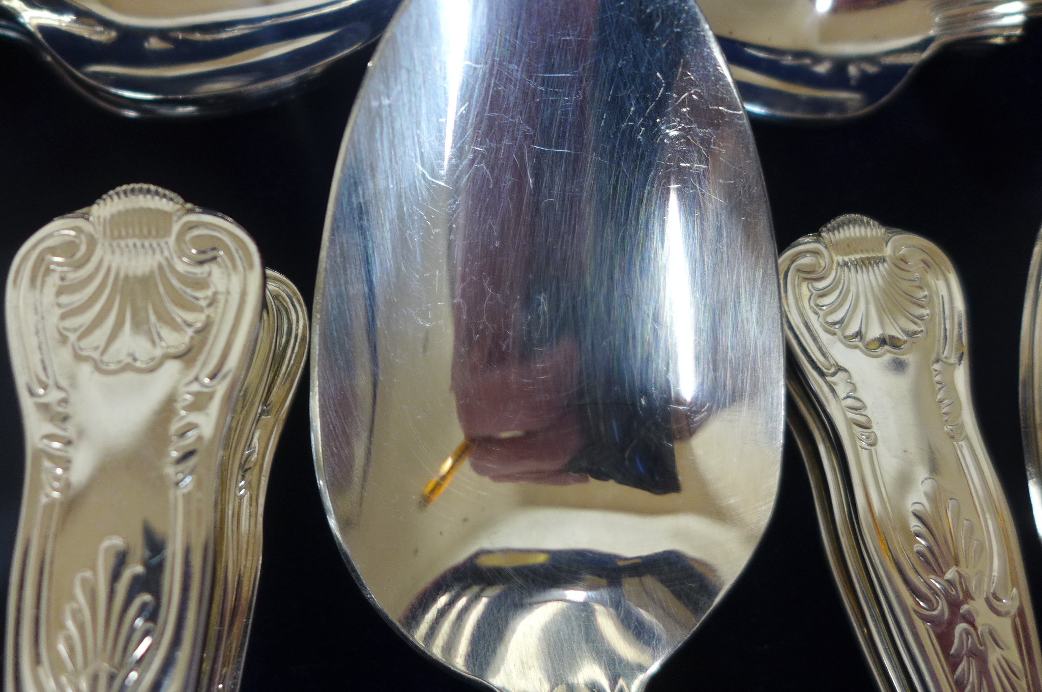 A Viners eight setting 58 piece Kings Royale canteen of cutlery, some usage marks, no damage - Image 3 of 4