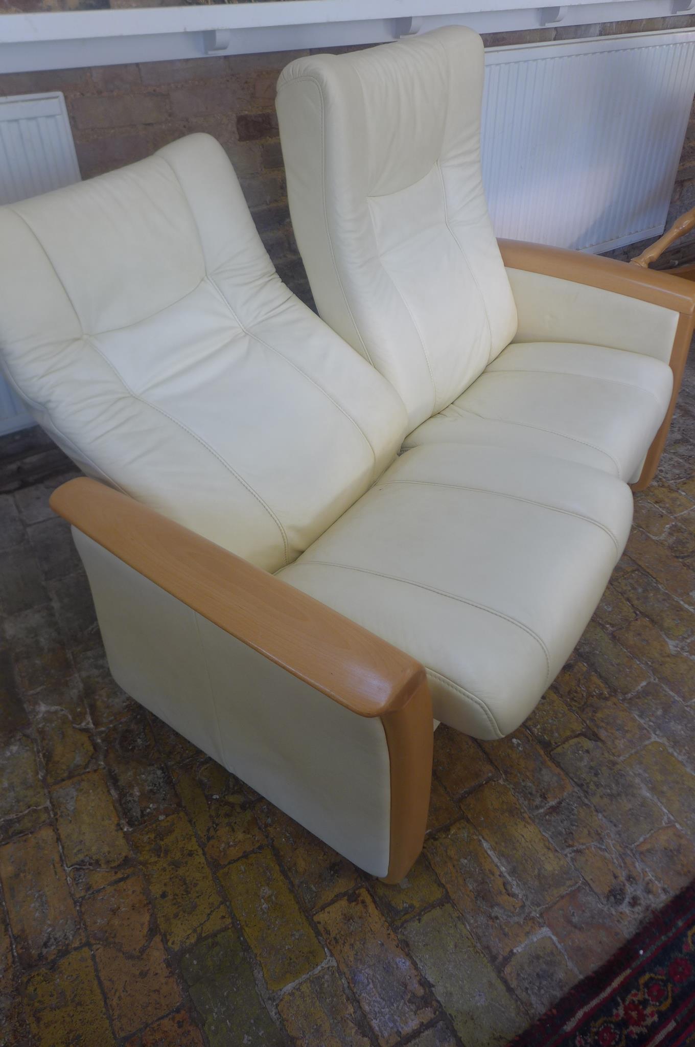 A Garantieladel Nicht Entfern Zerostress Himollia cream leather two seater reclining sofa, 150cm - Image 2 of 3