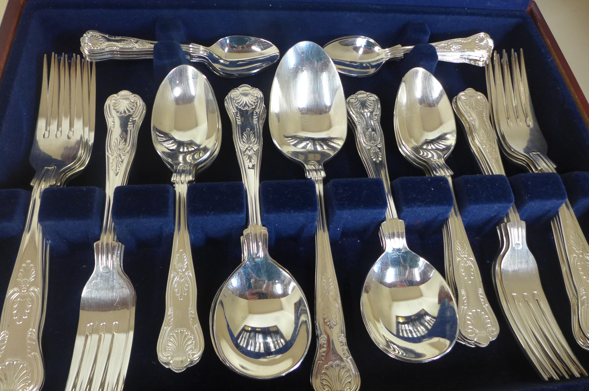 A Viners eight setting 58 piece Kings Royale canteen of cutlery, some usage marks, no damage - Image 2 of 4