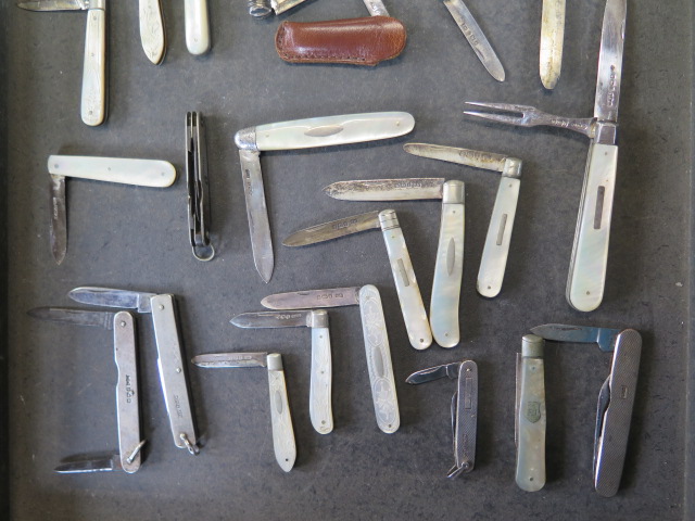 A collection of 36 fruit knives including 29 silver and silver bladed knives, dating from the late - Image 3 of 3