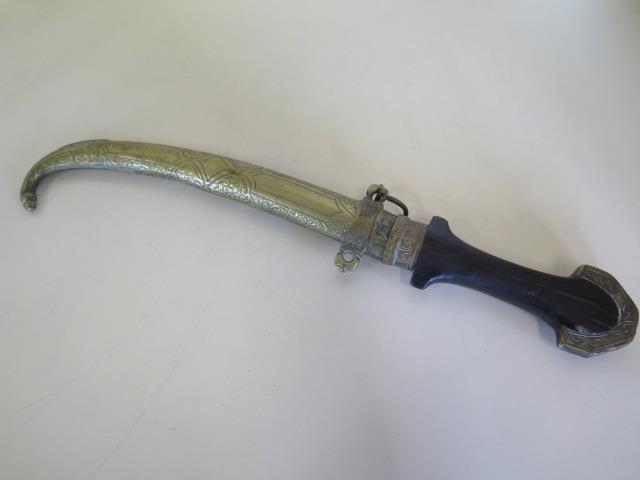 An Eastern curved dagger with ornate brass scabbard and hardwood handle, blade length 23cm, - Image 6 of 6