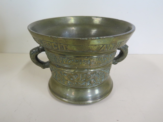An early 17ch century Dutch or German bronze mortar, with cast inscription, Heinrick Ter Horst Ihe - Image 3 of 5