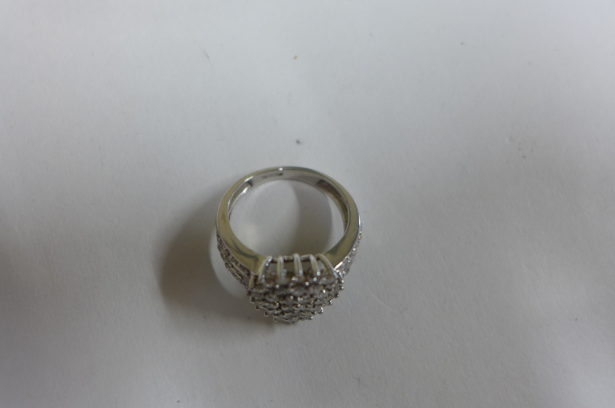 A 9ct white gold ring, size L, approx 4.7 grams, in good condition - Image 2 of 2