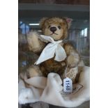 A Steiff musical English Teddy Bear, made in 2003 - limited to 4000 - EAN 660979, 28cm tall, with