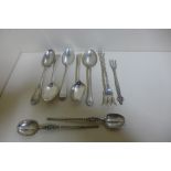 Five silver teaspoons, Georgian and later, spoons by William Hutton, 1902 and two silver pickle