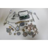 A collection of assorted costume and other jewellery and five silver items, approx 1.45 troy oz