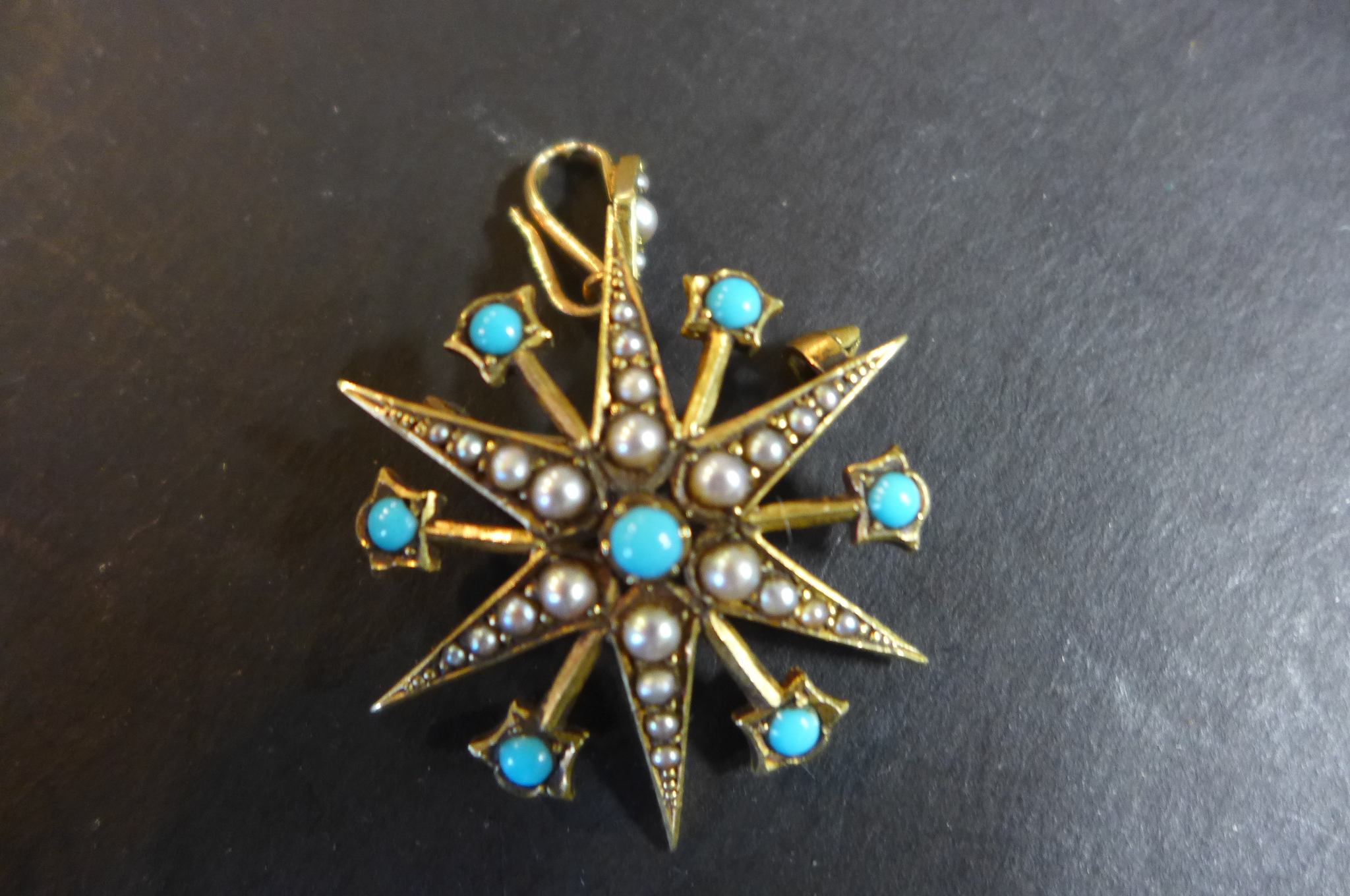 A Vicrtorian/Edwardian 15ct gold seed pearl and turquoise star brooch/pendant,width 30mm - fitted - Image 3 of 4