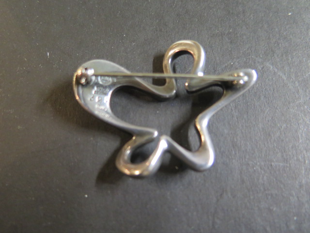 A Georg Jensen silver brooch, model 321 - fully hallmarked and with Georg Jensen stamps - Image 3 of 4