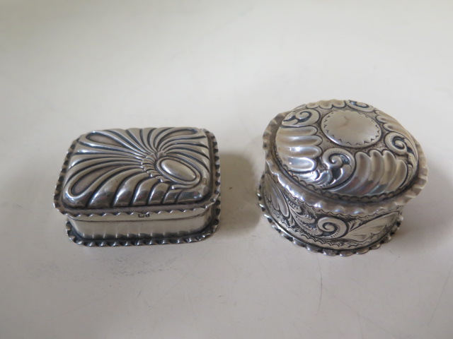 Seven pieces of assorted silver including a pair of serviette rings, total weight approx 7.7 troy - Image 2 of 3