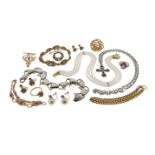 A quantity of jewellery, including an amethyst-set gold ring, an Edwardian amethyst and seed pearl-