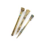 A Victorian gold Everpointed pencil, unmarked, faceted form, engraved decoration and set with