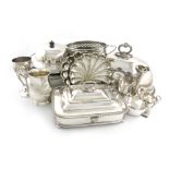 λA mixed lot, comprising silver items: a mug, by the Barnards, London 1937, plain baluster form,