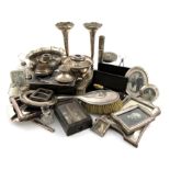 A mixed lot of silver items, comprising: an Edwardian silver watch stand, by William Hutton and