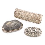 λA late 19th century French silver and niello-work purse, maker's mark C? in a lozenge, cartouche