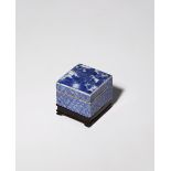 A CHINESE BLUE AND WHITE MINIATURE SQUARE-SECTION SEAL PASTE BOX AND COVER LATE QING DYNASTY The