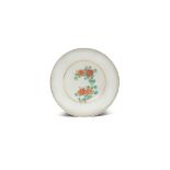 A SMALL CHINESE FAMILLE VERTE 'CHRYSANTHEMUM' DISH KANGXI 1662-1722 Painted to the centre with a