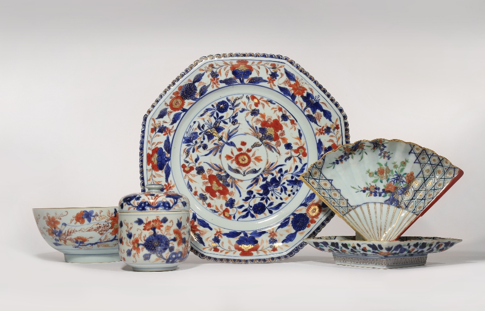 A SMALL GROUP OF CHINESE IMARI ITEMS KANGXI AND QIANLONG Comprising: a large octagonal dish, a bowl,