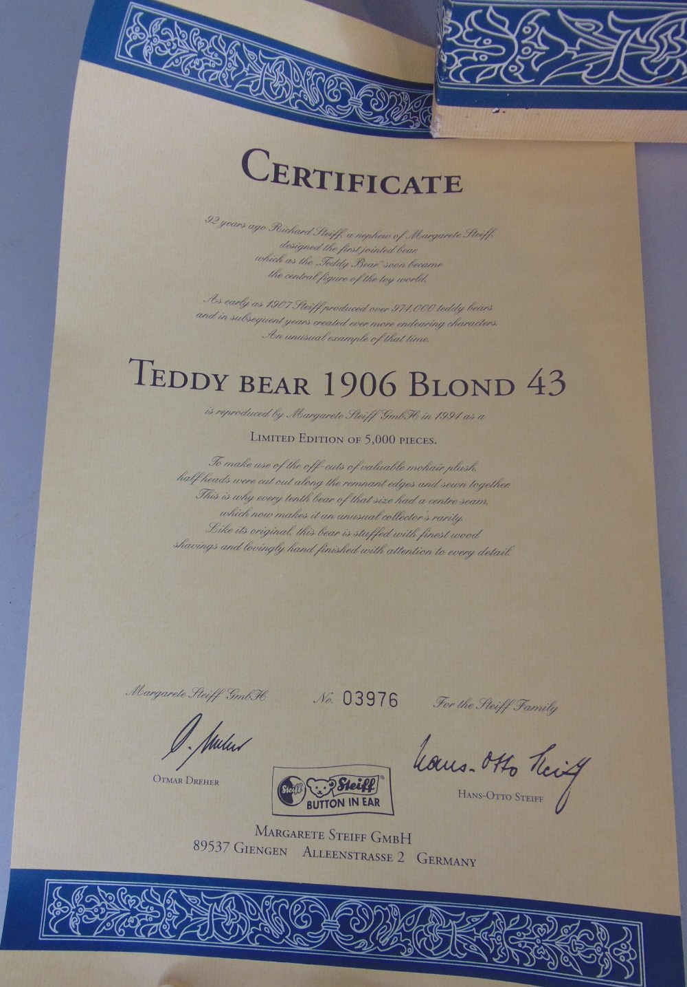 A Steiff reproduction 1906 teddy bear, blonde 43, limited to 5000 copies with certificate and number - Image 3 of 3