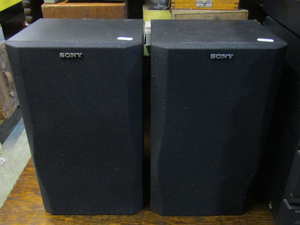 A Sony hi-fi stacking system LBT-D109, an associated Sony automatic stereo turntable PS-LX52P and - Image 3 of 3