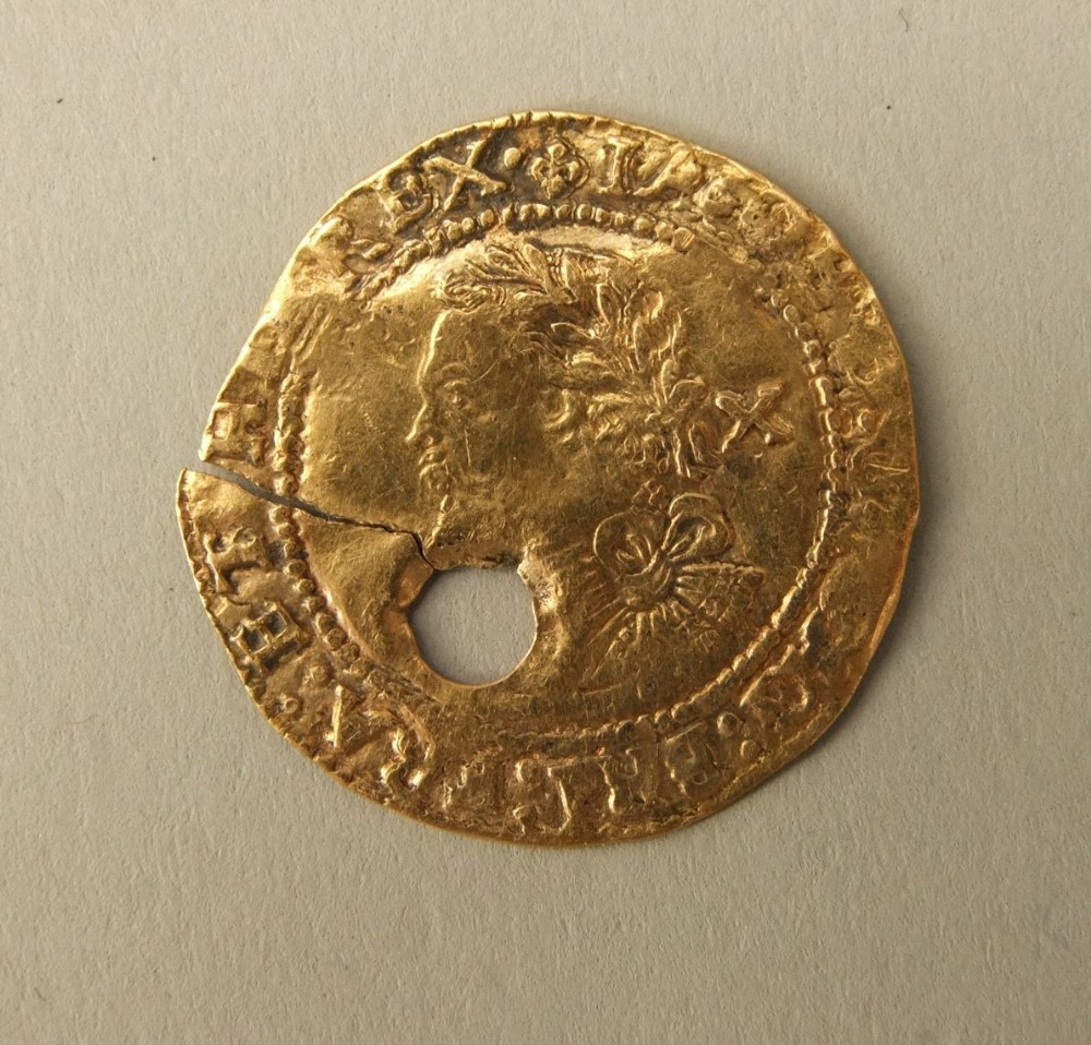 James I gold half laurel (drilled) - Image 2 of 2