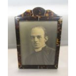 Good quality early 20th century tortoiseshell easel picture frame, 28cm high