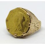 Sovereign dated 1893 mounted in a gents 9ct ring with foliate decoration, size U/V, 14.3g