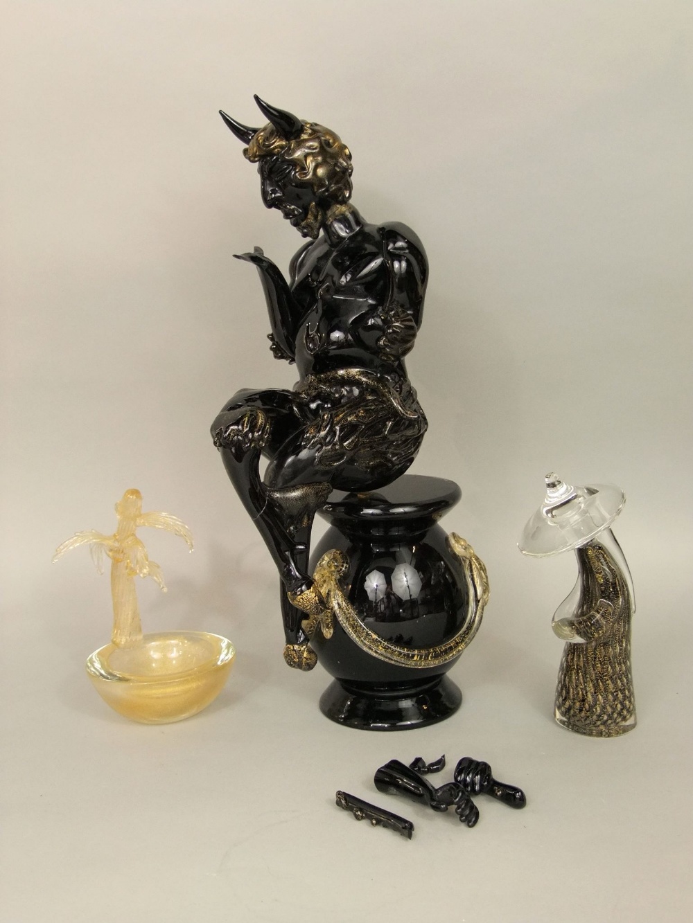 Unusual Murano glass character group in the form of a devilish faun character sat on a baluster - Image 2 of 2