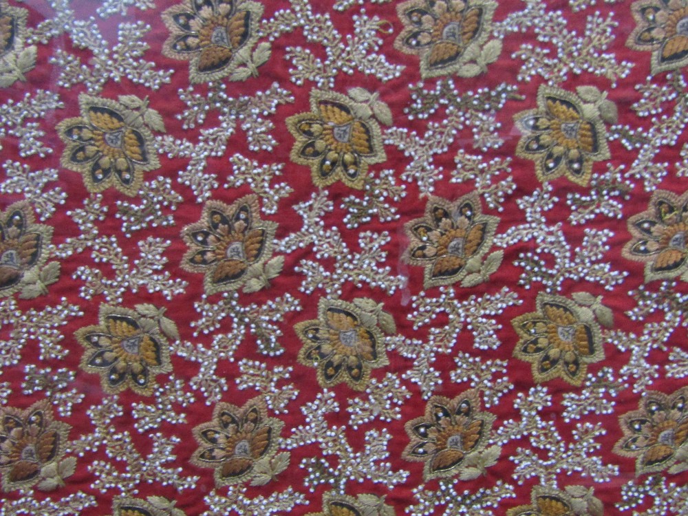 19th century oriental silk panel with elaborate embroidery including gold work, forming intricate - Bild 3 aus 5