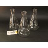 Ten matching vintage Pyrex two litre lab measuring jars, 28cm high (10)