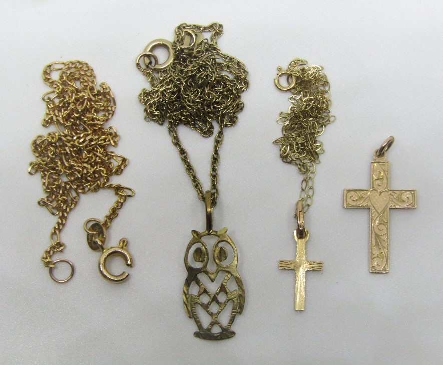 Collection of 9ct chain necklaces and pendants comprising a rope twist chain with openwork owl