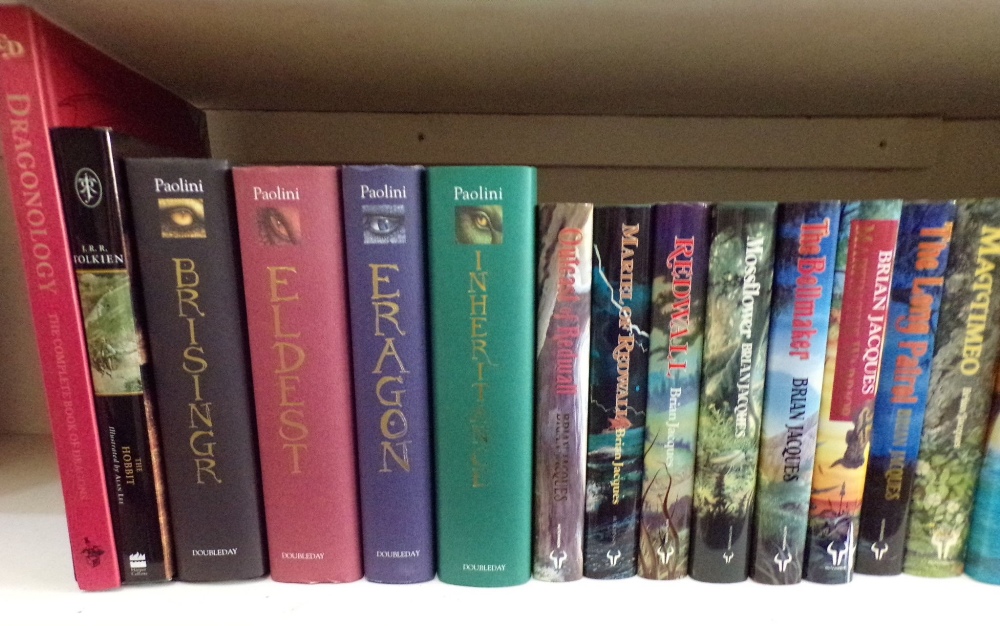 An extensive collection of fantasy inspired books including The four Inheritance Cycle titles by - Image 2 of 5