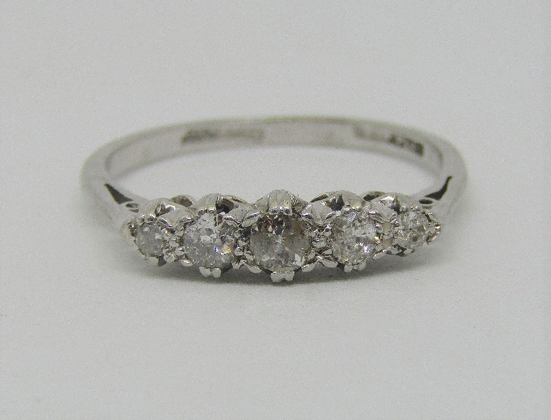 18ct white gold five stone diamond ring, size R/S, 2.6g