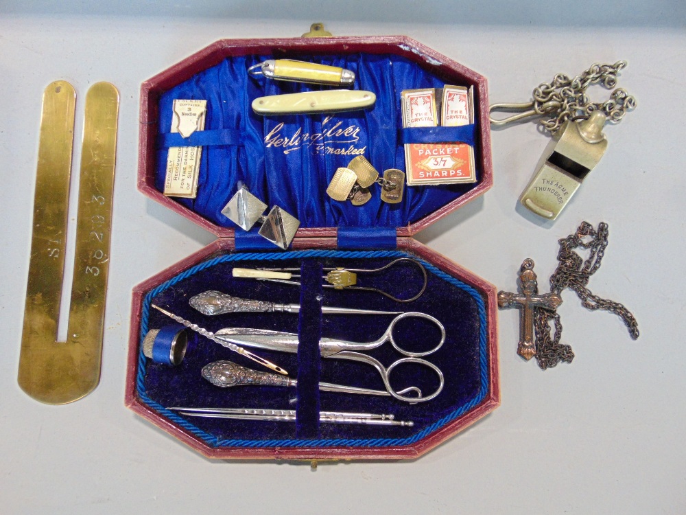 A box containing a mixed collection of metal wares to include various brass candlesticks and - Image 3 of 4