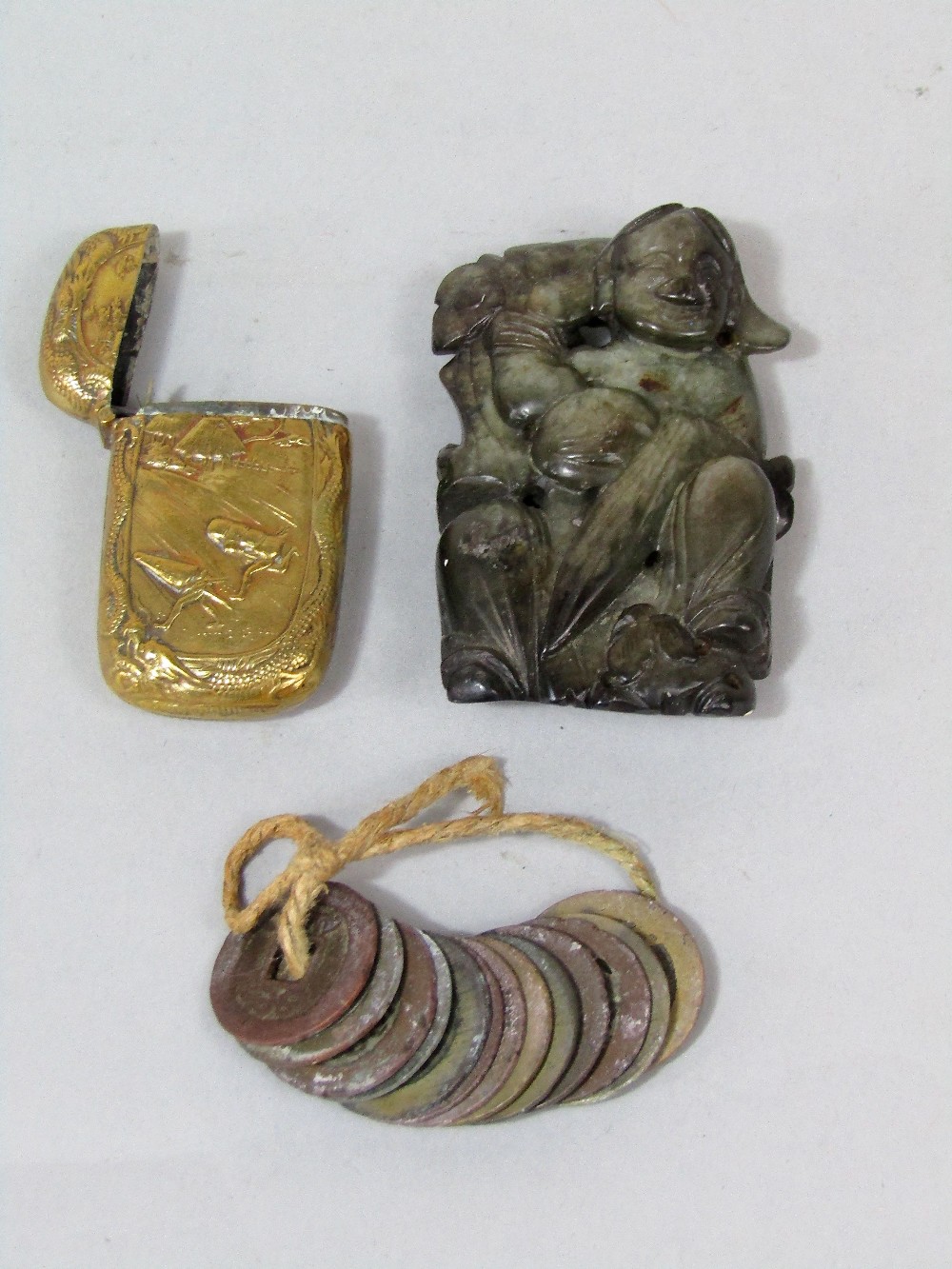 Japanese vesta case with embossed detail, characters hurrying from an approaching storm, Chinese - Image 2 of 2