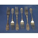Set of six Victorian fiddle pattern silver dessert forks, maker HL HL, London 1968, 9oz approx