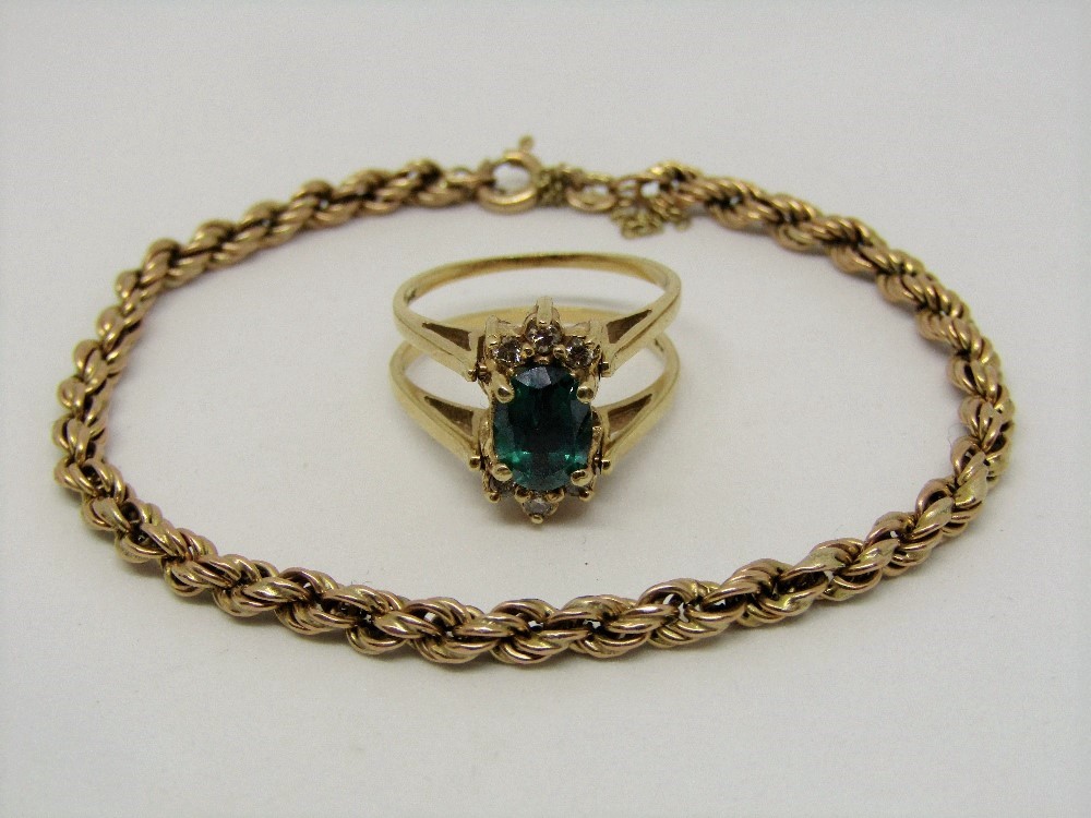 Unusual reversible vintage 14k cocktail ring, one side set with a green semi-precious stone and