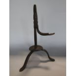 Early 19th century iron tripod table rushnip, 22 cm high