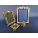 Good quality Edwardian silver easel picture frame with lobed gadrooned and scrolled acanthus