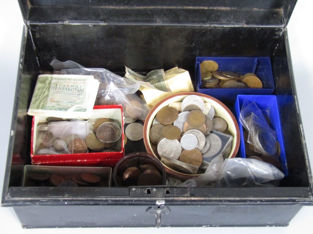 A tin strong box containing a collection of various 19th century and later coinage to include silver - Image 2 of 2