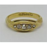 18ct graduated five stone diamond ring, size G/H, 2.9g