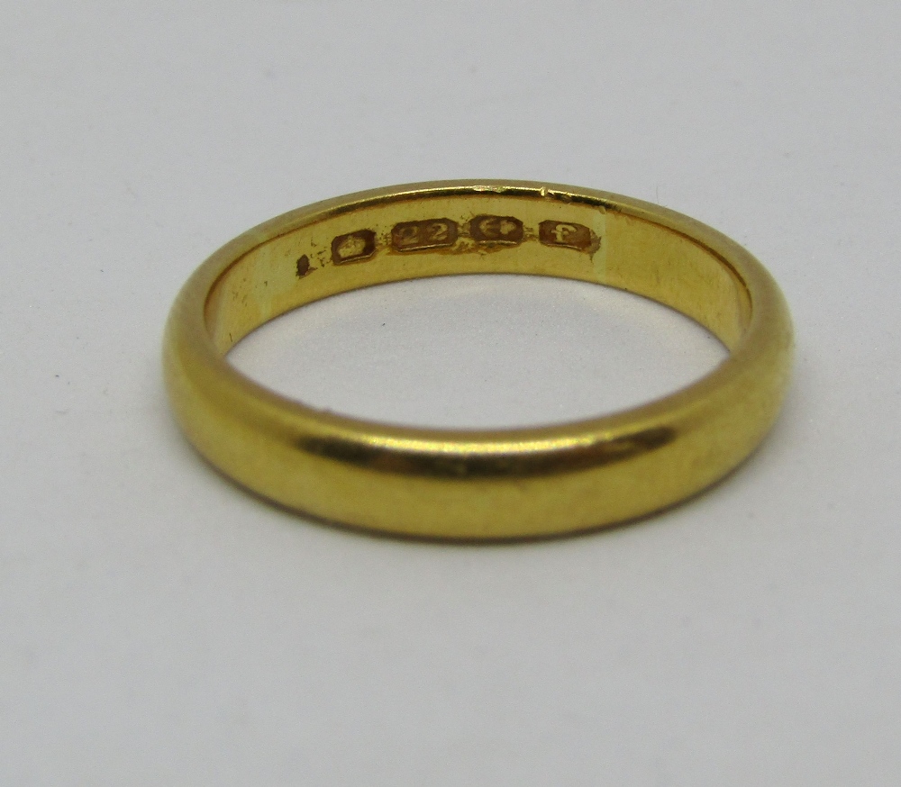 22ct wedding ring, size M/N, 4.8g