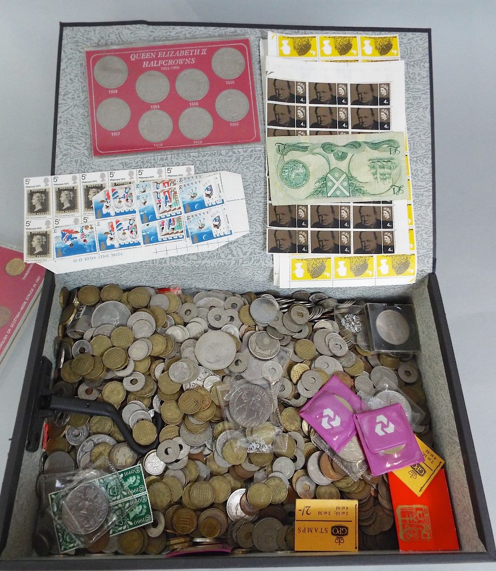 A box file containing a large quantity of mainly English with some European and worldwide coins,
