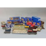 Collection of boxed Hornby Dublo railway models including Tank Locomotive 2-6-4 Mail Van set, D1