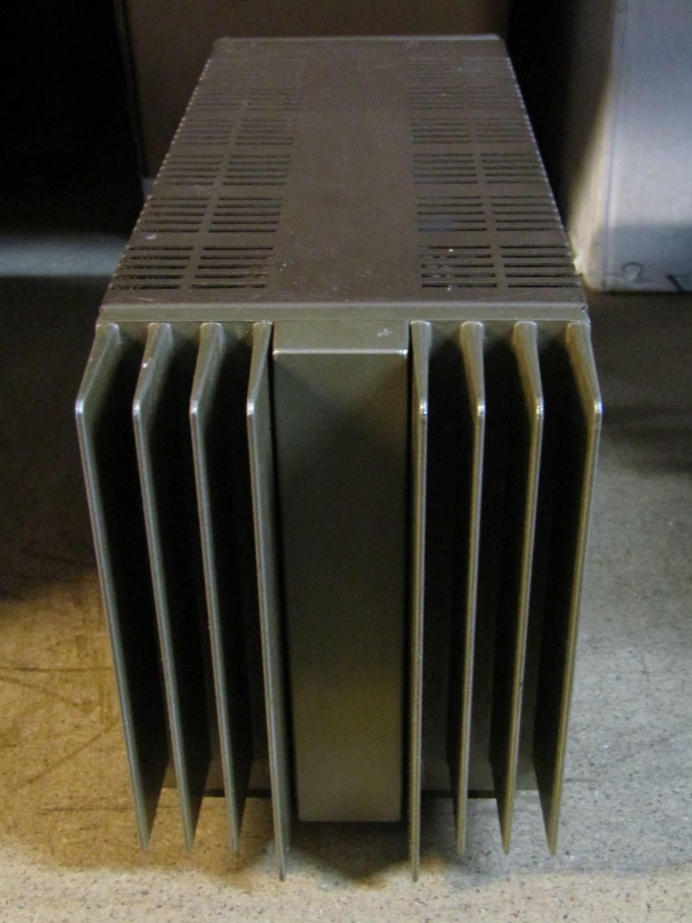 A Quad 303 power amplifier - Image 2 of 3