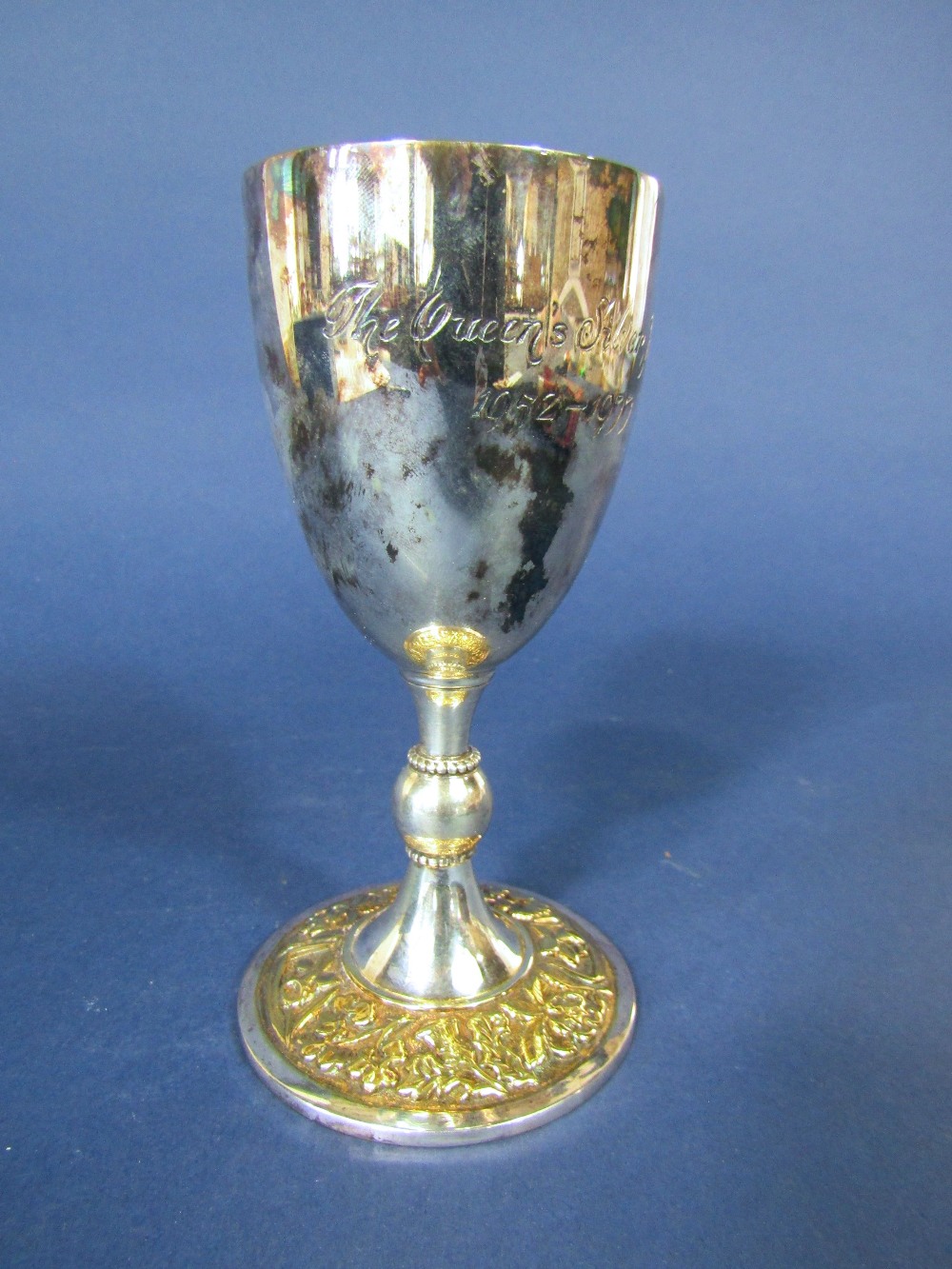 Cased silver 'The Queens Silver Jubilee' goblet, with gilt band, maker Roberts and Belk, Sheffield - Image 2 of 2