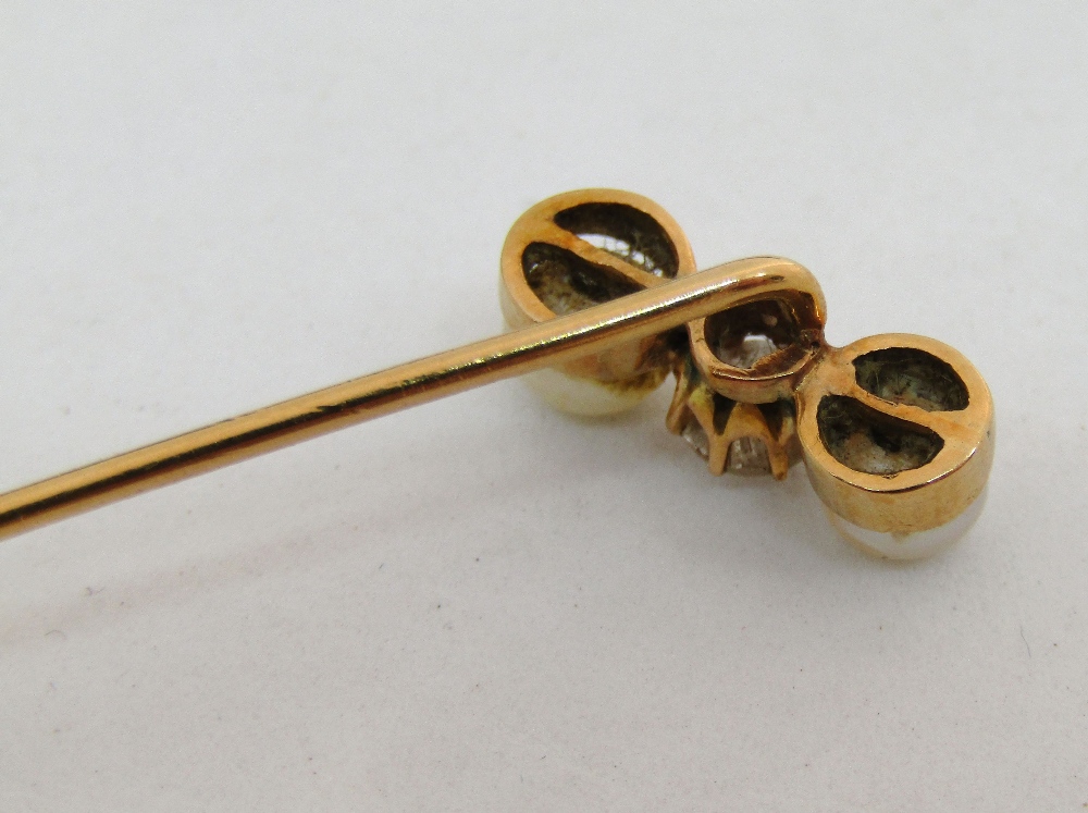 Early 20th century pearl and diamond set stick pin, the central diamond 0.20cts approx, contained in - Image 3 of 4